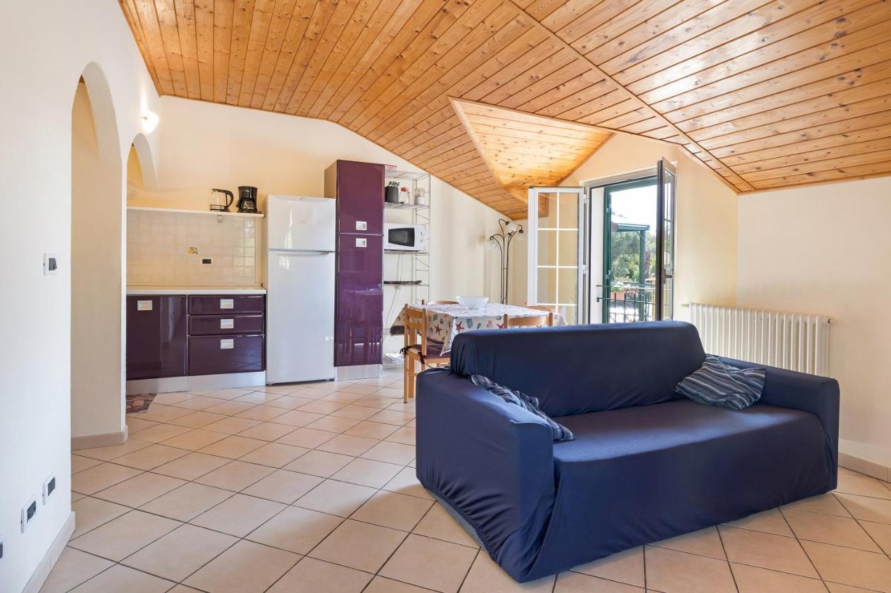 La Casa Di Lady Apartman Ceriale Kültér fotó
