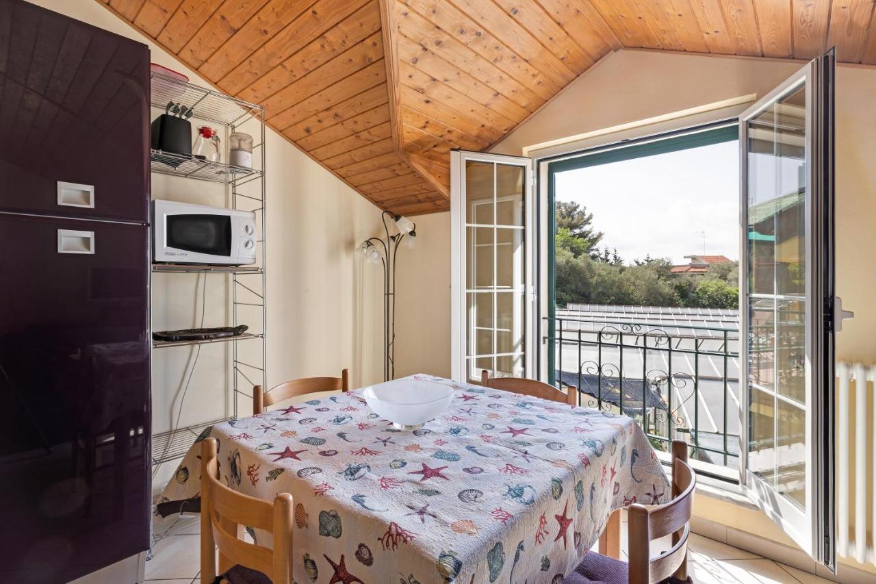 La Casa Di Lady Apartman Ceriale Kültér fotó